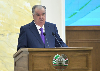 Президент Таджикистана поручил ускорить цифровизацию и укрепить правовую систему страны
