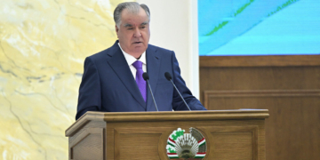 Президент Таджикистана поручил ускорить цифровизацию и укрепить правовую систему страны