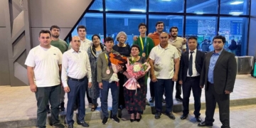 Победителя Международной математической олимпиады встретили в Душанбе