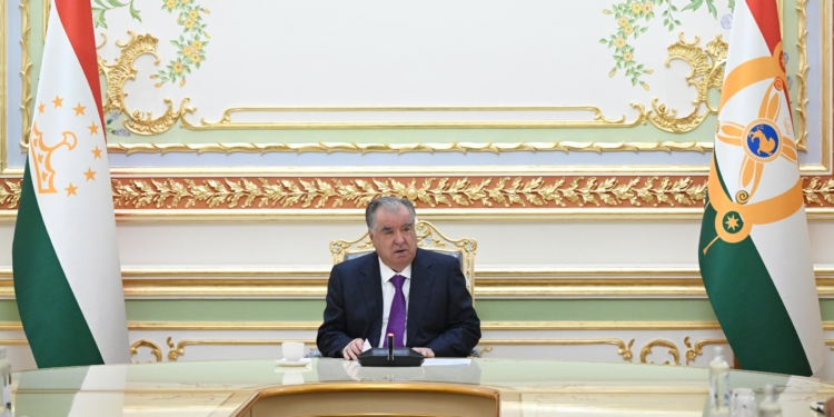Эмомали Рахмон провёл масштабные кадровые назначения
