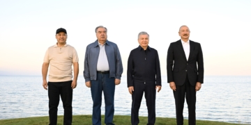 Лидеры ЦА и Азербайджана открыли гольф-клуб в Кыргызстане