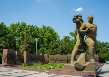 Монумент “Мужество”