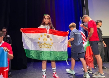 Школьница из Таджикистана завоевала две медали на NEO Olympiad 2026