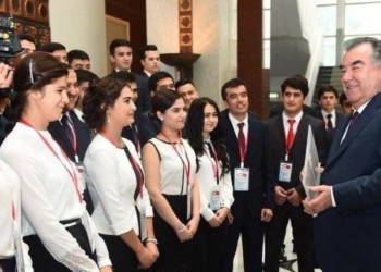 В Таджикистане начался приём документов на стипендию «Дурахшандагон»