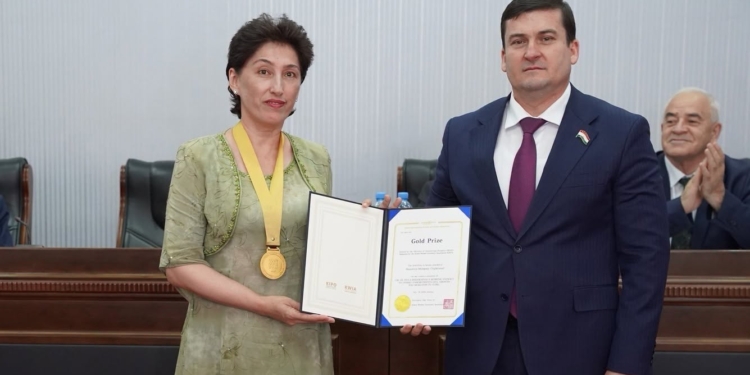 Таджикский учёный Мижгона Шарофова удостоена Gold Prize за исследование эндометриоза