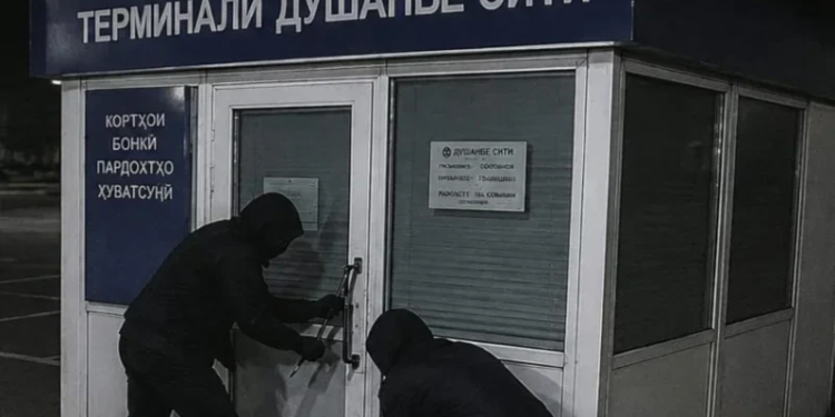 В Таджикистане расследуются несколько краж: от банковского терминала до магазина