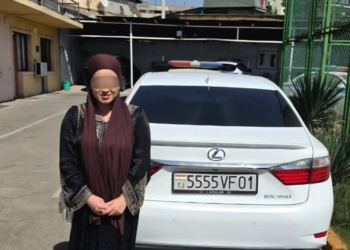 В Душанбе женщину задержали за дрифт на дороге