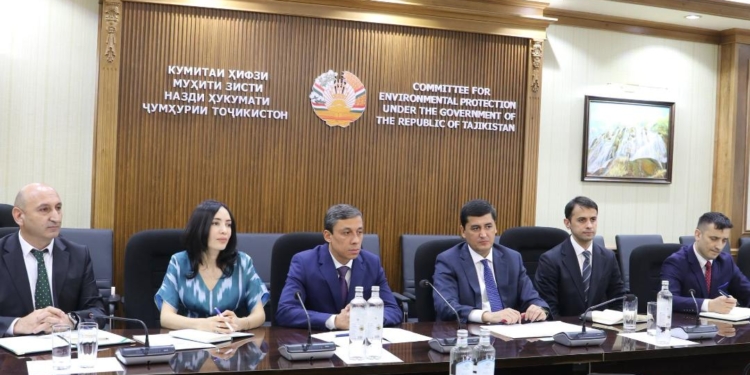 Таджикистан и ЮНИСЕФ обсудили сотрудничество в рамках экологических программ