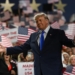 Трамп пообещал раздать американцам по 5 тысяч долларов в случае победы его партии