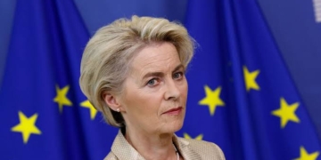 Фон дер Ляйен пообещала Украине поддержку зимой