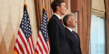 Зеленский заявил о паузе в ударах по РФ во время визита посланников США