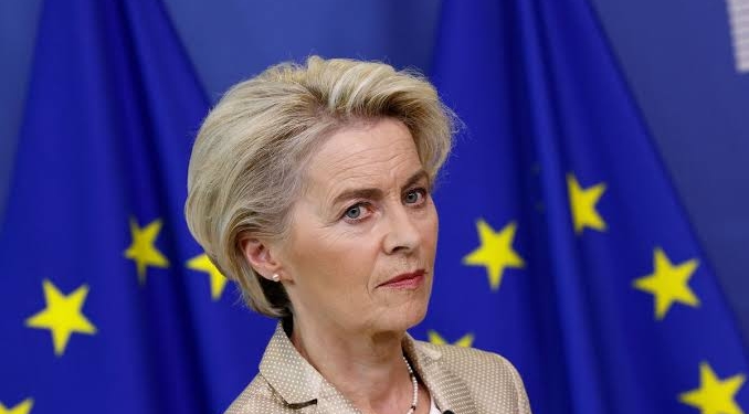 Фон дер Ляйен пообещала Украине поддержку зимой