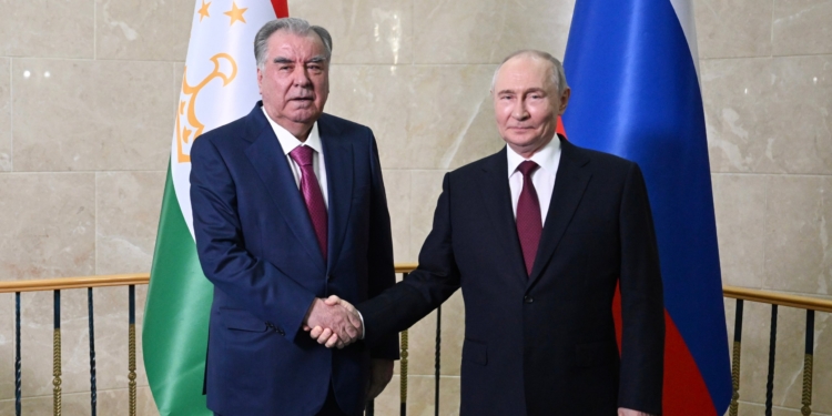 Эмомали Рахмон и Владимир Путин обсудили безопасность, торговлю и энергетику