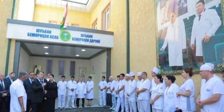 В Бустоне открыли больничные отделения после ремонта