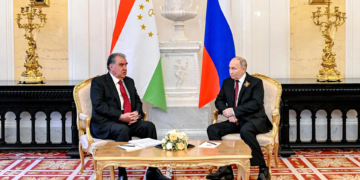 Эмомали Рахмон поздравил Путина с проведением выборов в Госдуму России