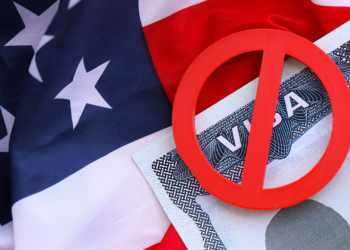 США приостановили выдачу иммиграционных виз по всему миру