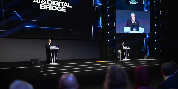 В Астане открылся международный форум AI & Digital Bridge 2026