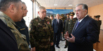 Эмомали Рахмон ознакомился с ходом учений ОДКБ «Скала-2026»
