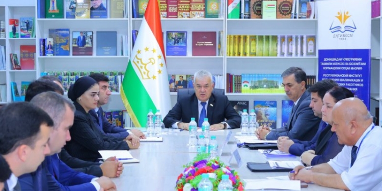 В Душанбе проходит финал конкурса «Учитель года — 2026»