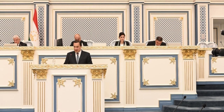 Таджикистан и ОАЭ расширят авиасообщение
