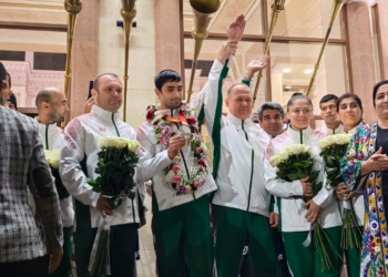 Паралимпийскую сборную Таджикистана встретили в Душанбе
