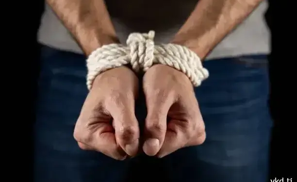 В Деваштичском районе двух мужчин подозревают в незаконном лишении свободы