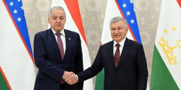 Мирзиёев принял главу МИД Таджикистана