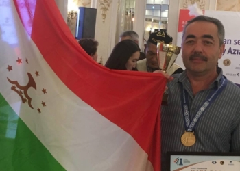 Джамшед Исаев завоевал серебро чемпионата Азии по шахматам среди ветеранов