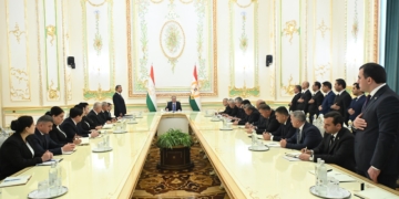 Эмомали Рахмон назначил новых заместителей министров и руководителей государственных органов